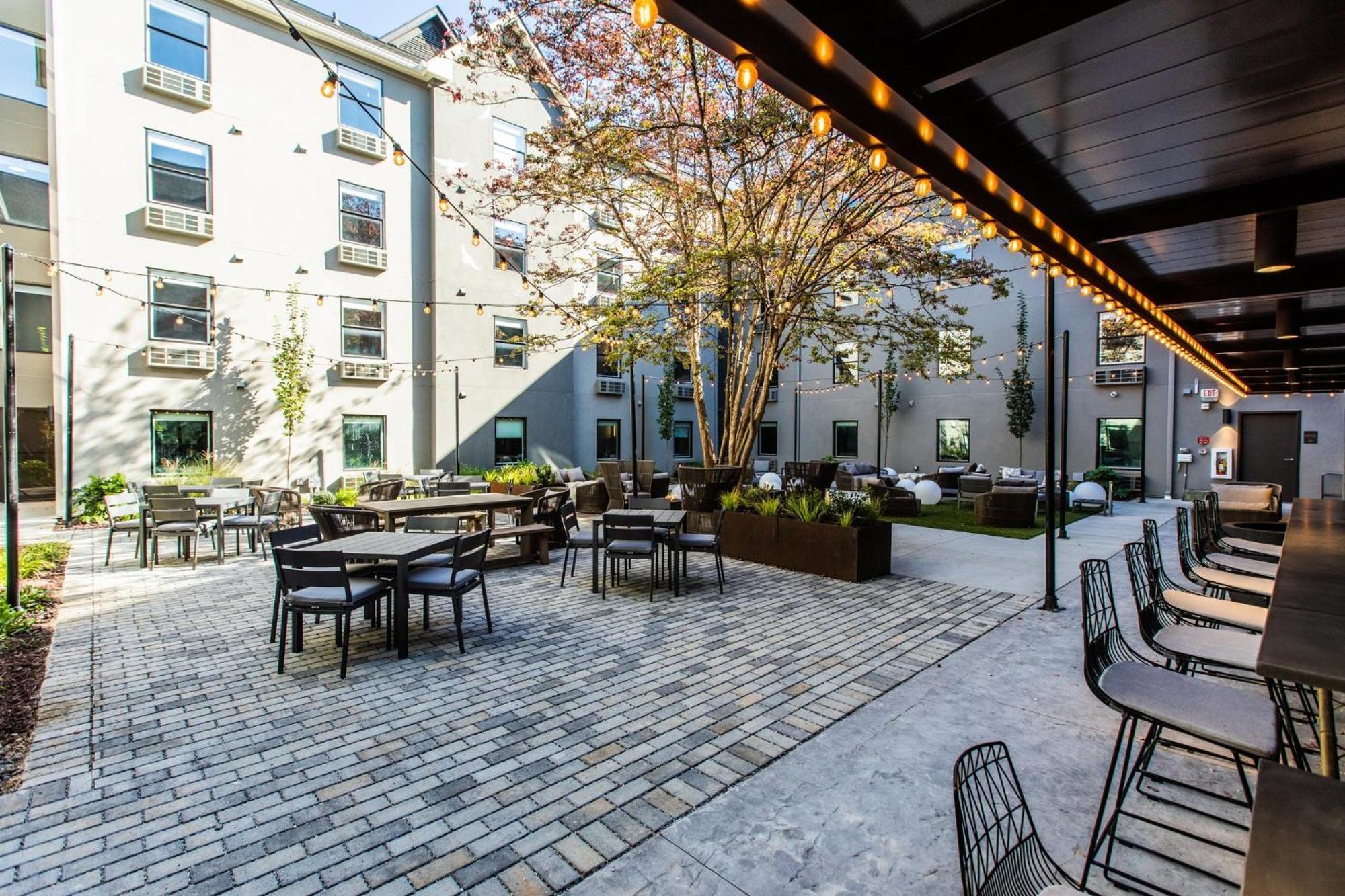 Voco The Darwin - Atlanta Midtown By Ihg Hotell Exteriör bild