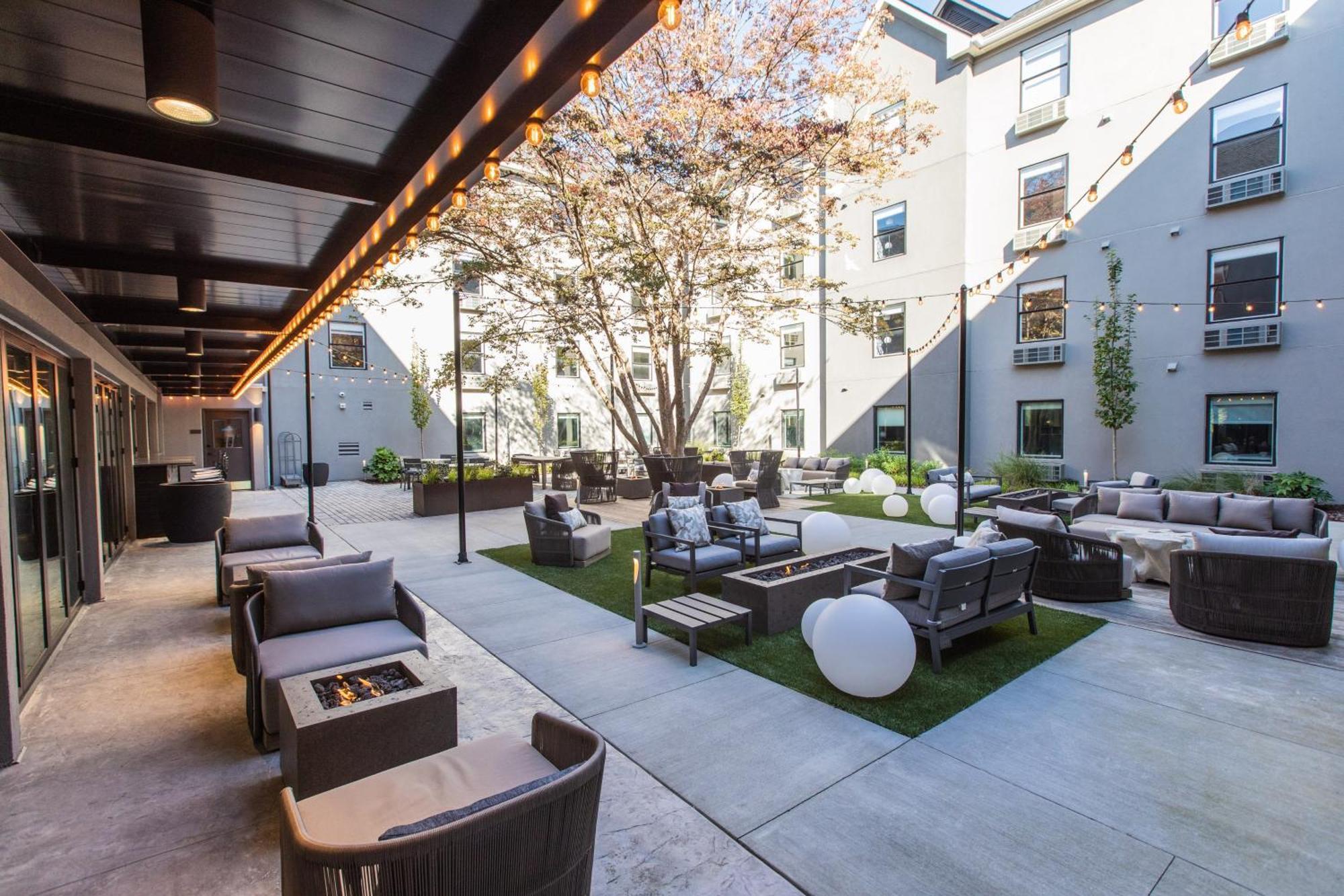 Voco The Darwin - Atlanta Midtown By Ihg Hotell Exteriör bild
