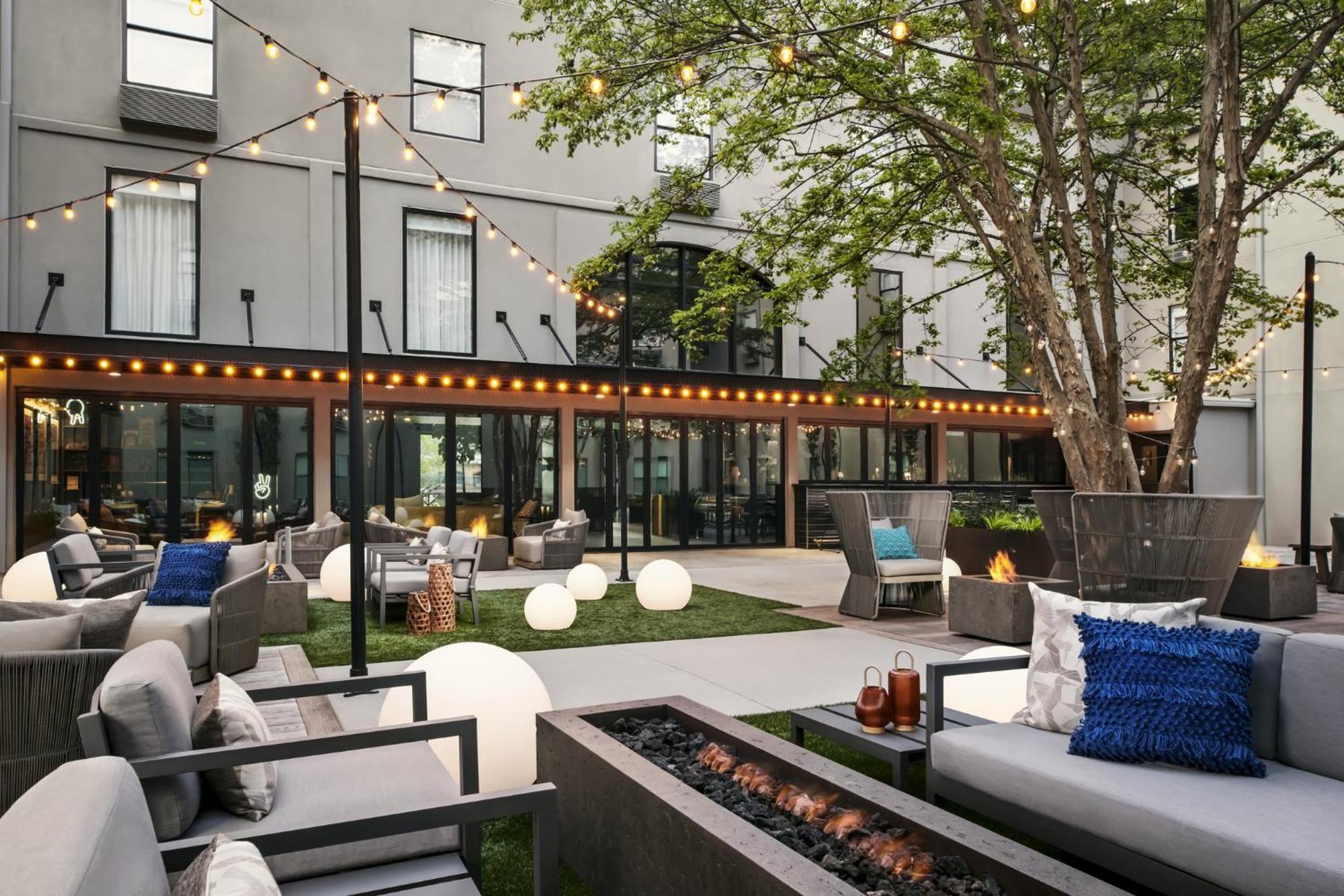 Voco The Darwin - Atlanta Midtown By Ihg Hotell Exteriör bild