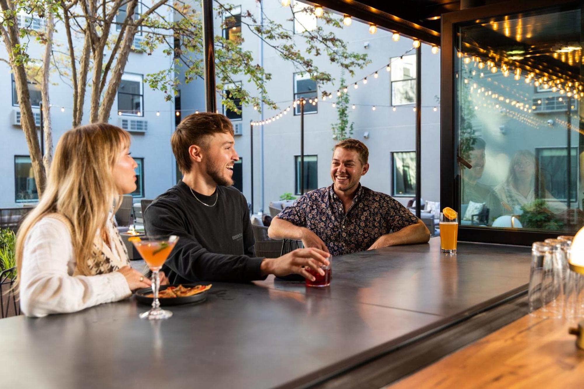 Voco The Darwin - Atlanta Midtown By Ihg Hotell Exteriör bild